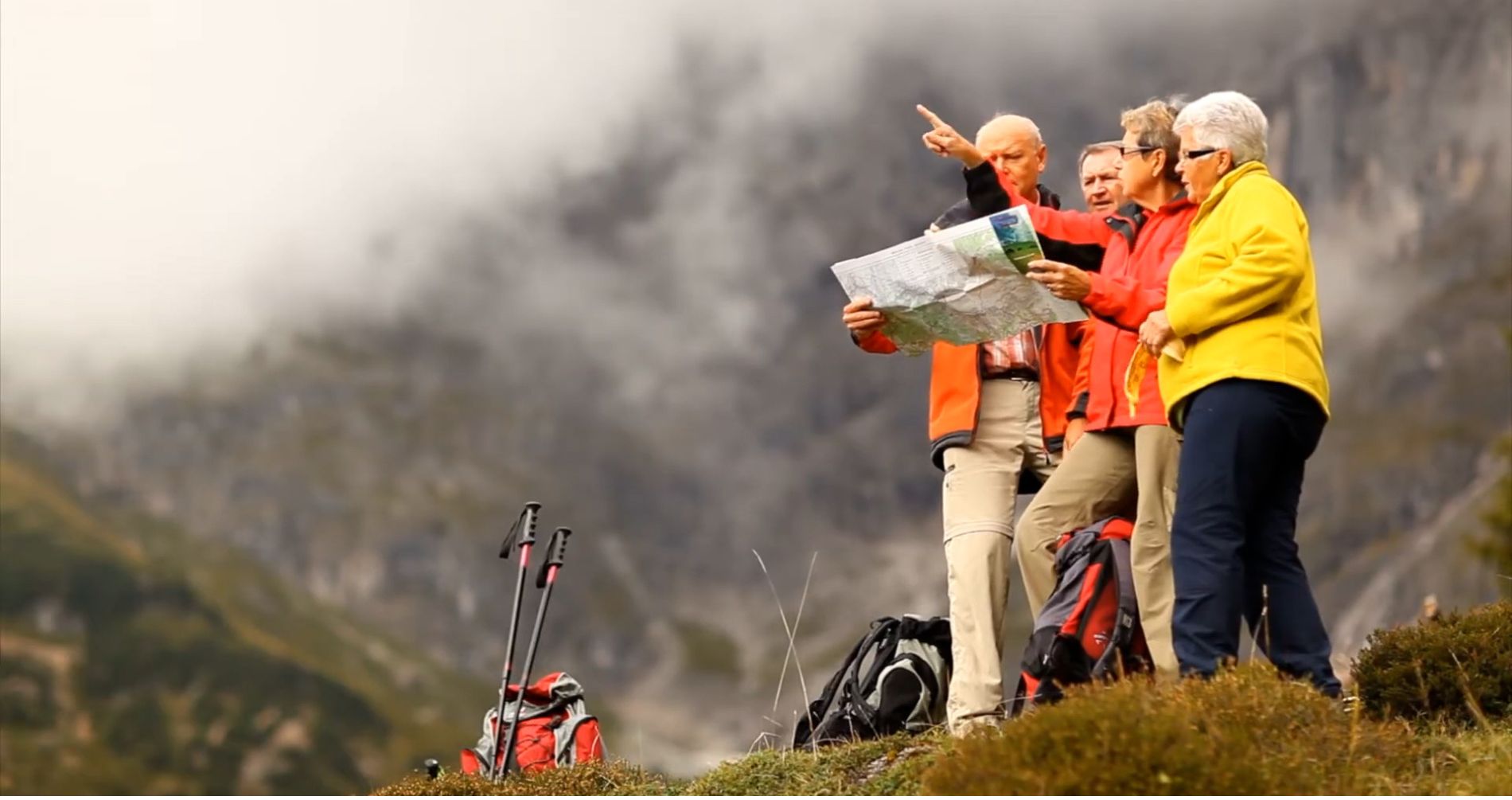 Pianificare un'escursione con bussola e cartina